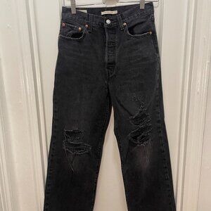 Levi's Ribcage ripped